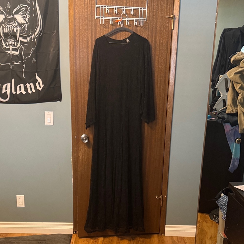 Classic Black Lace Long Sleeve Dress